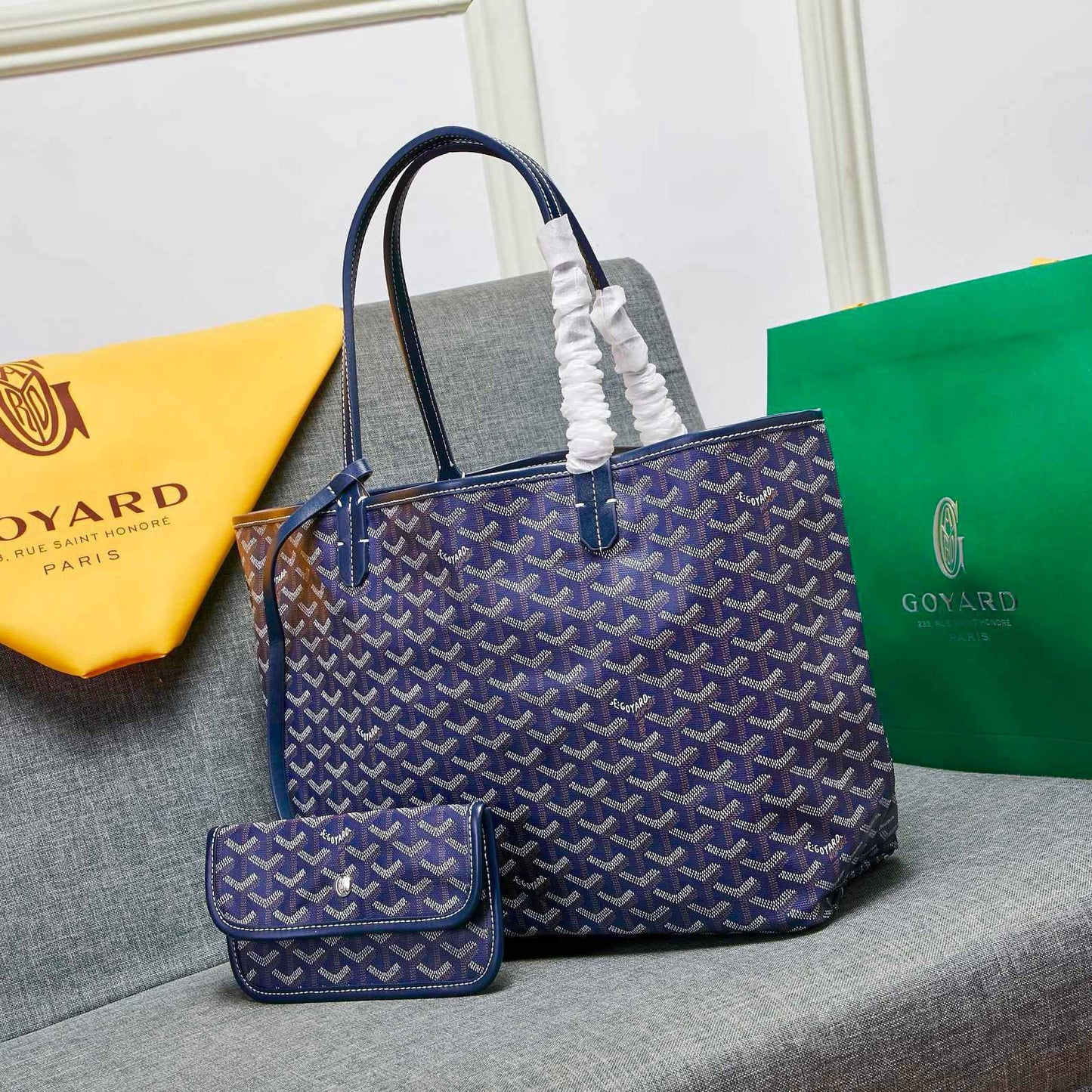 GOYARD 
NEW CAME 
GOOD QUALITY 
90 dhs❣️

Zain279
♥️♥️♥️
