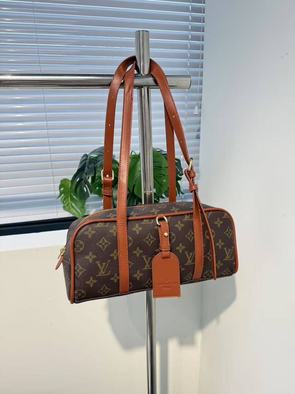 LV
sɪᴢᴇ : 31 cm

70 dhs🪙🌺

Zain31
♥️♥️♥️
