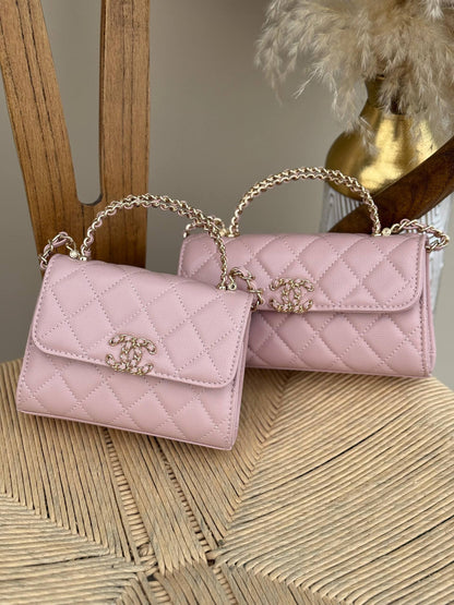 New collection✨✨✨
CHANEL
15cm
340 dhs❣️
18cm
360 dhs❣️
Top quality 
With box🎁

Zain167
♥️♥️♥️