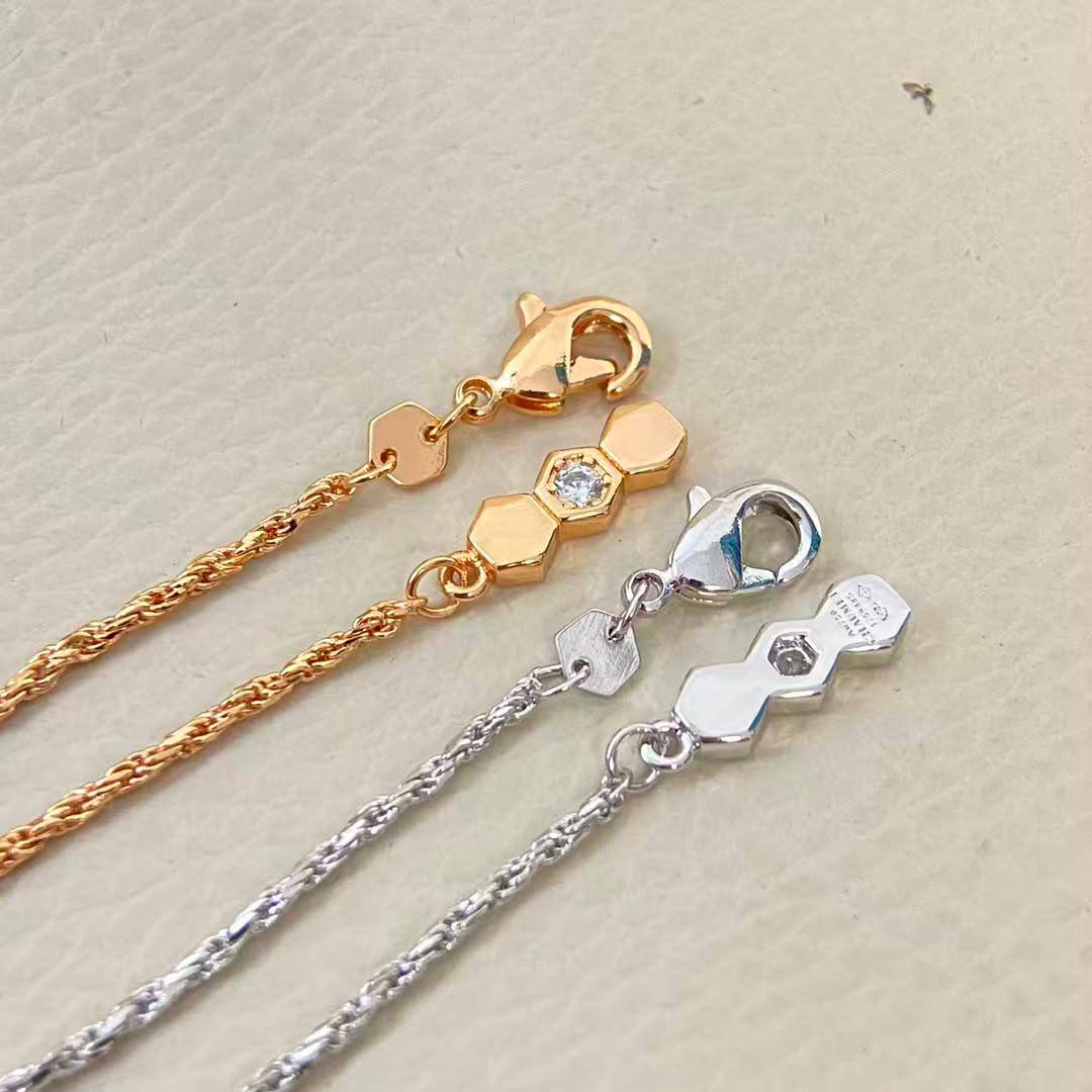 Chaumet set 💎
Necklace 
Earrings 
Ring 💍 
Master quality 

*180* AED normal  box 📦

Zain48
♥️♥️♥️