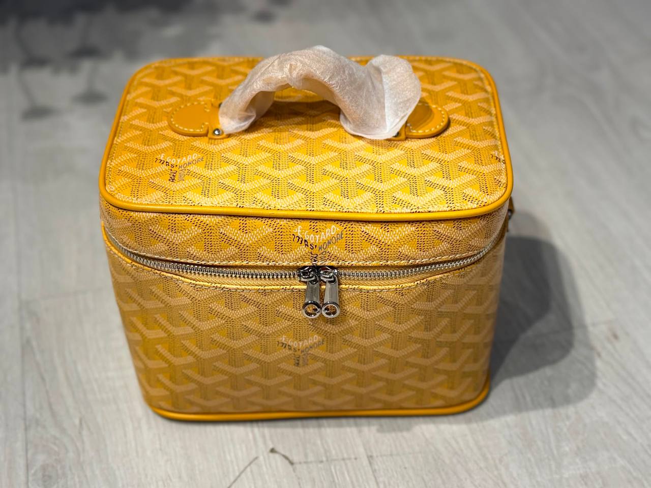Goyard Muse Vanity Case
20*14*15cm
High quality 
110 dhs✅

Zain43
♥️♥️♥️