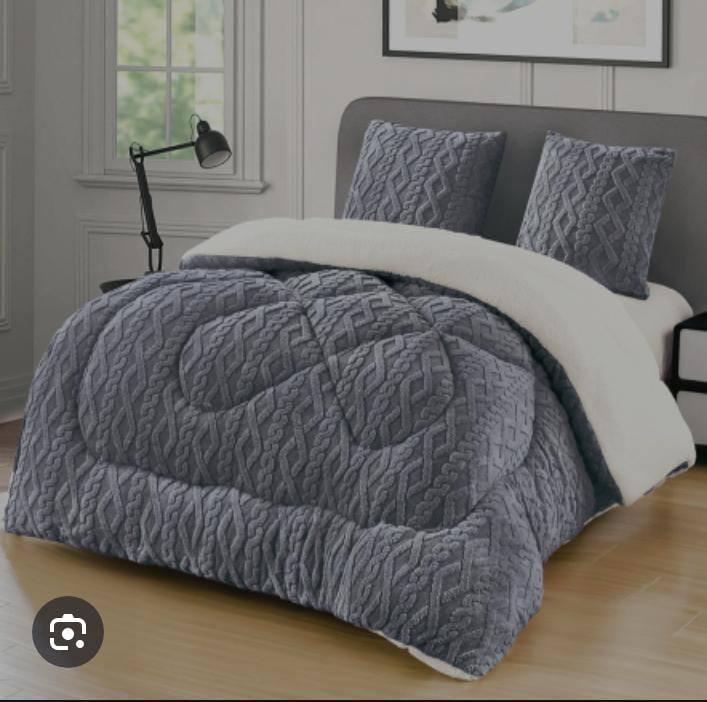 New collection 
Forw a and b 
Full set
King size comfort set 6 pcs 
170 dhs🪙🖤

Zain99
♥️♥️♥️