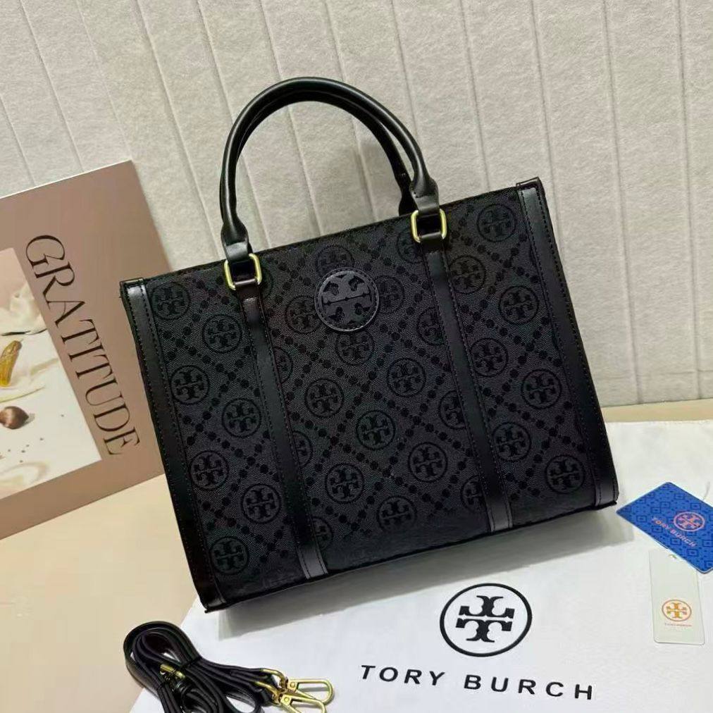 TORY BURCH
 NEW CAME GOOD QUALITY 
100 dhs💓
Size:30cm

Zain39