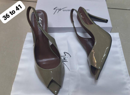 Giuseppe zanotti

size 36 to 41

110 dhs❣️

Zain146
♥️♥️♥️