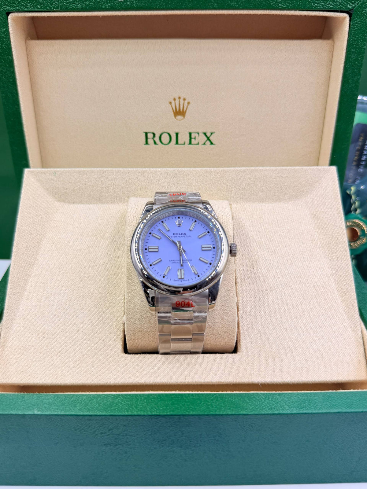 Rolex

Automatic 
41mm 
205 dhs🇦🇪🇦🇪

with  box 
240 dhs🇦🇪🇦🇪

Zain85
♥️♥️♥️