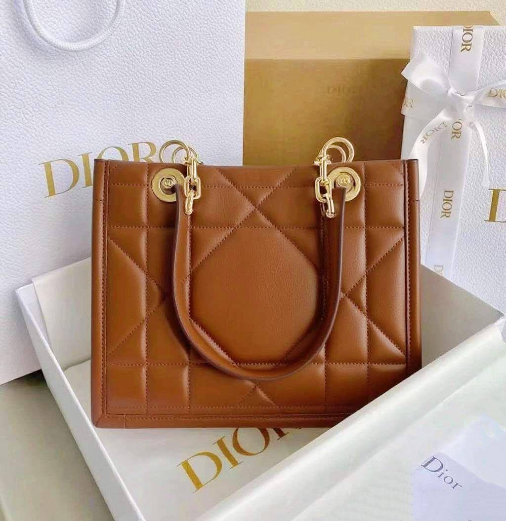 DIOR 
GOOD QUALITY 
110 dhs🇦🇪🇦🇪

Zain295
♥️♥️♥️
