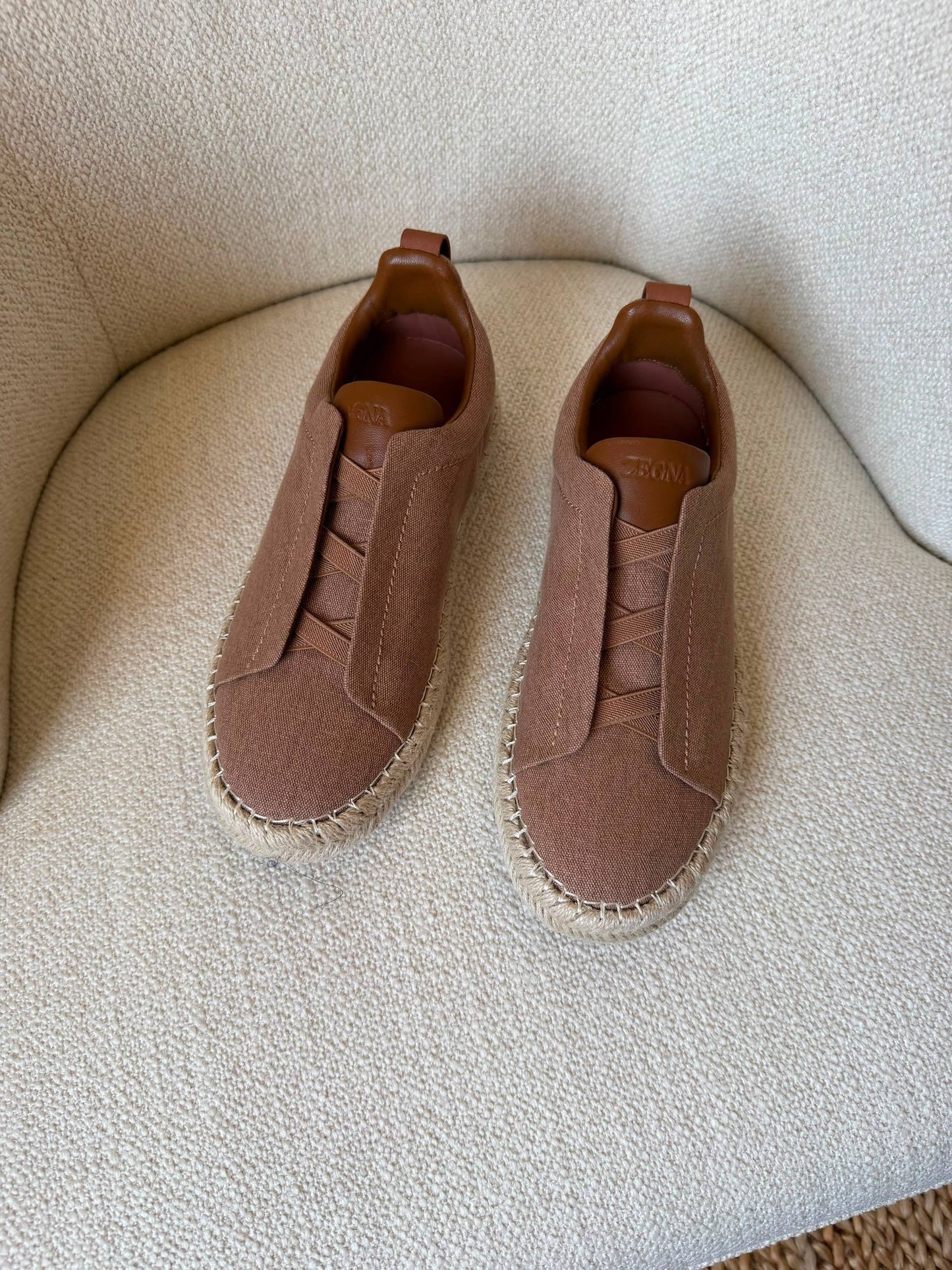 ZEGNA
*AAA QUALITY*
*SIZE:40 to 46*
450 dhs🇦🇪🇦🇪

Zain185
♥️♥️♥️