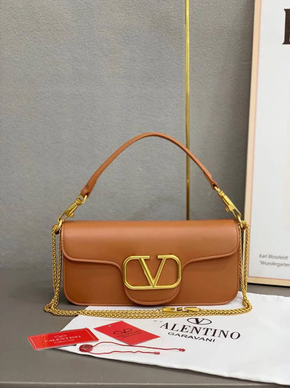 Valentino
 120 dhs🇦🇪🇦🇪 
with box

Zain235
♥️♥️♥️