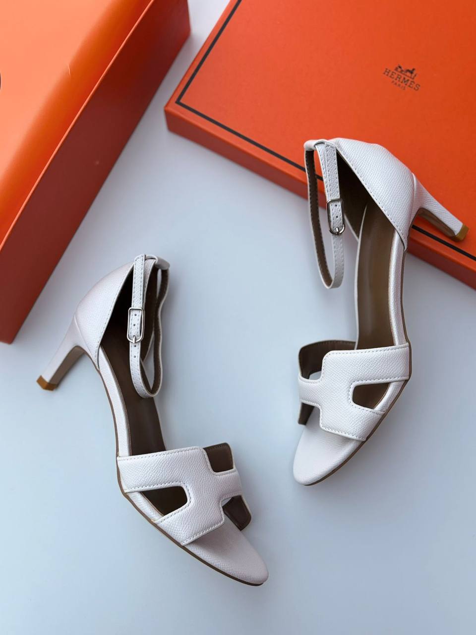 Hermes
110 dhs🪙💕
Size 36-42

Zain55
♥️♥️♥️