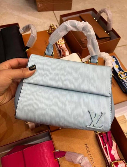 lV 
good quality 
110 dhs🪙💕

Zain200
♥️♥️♥️