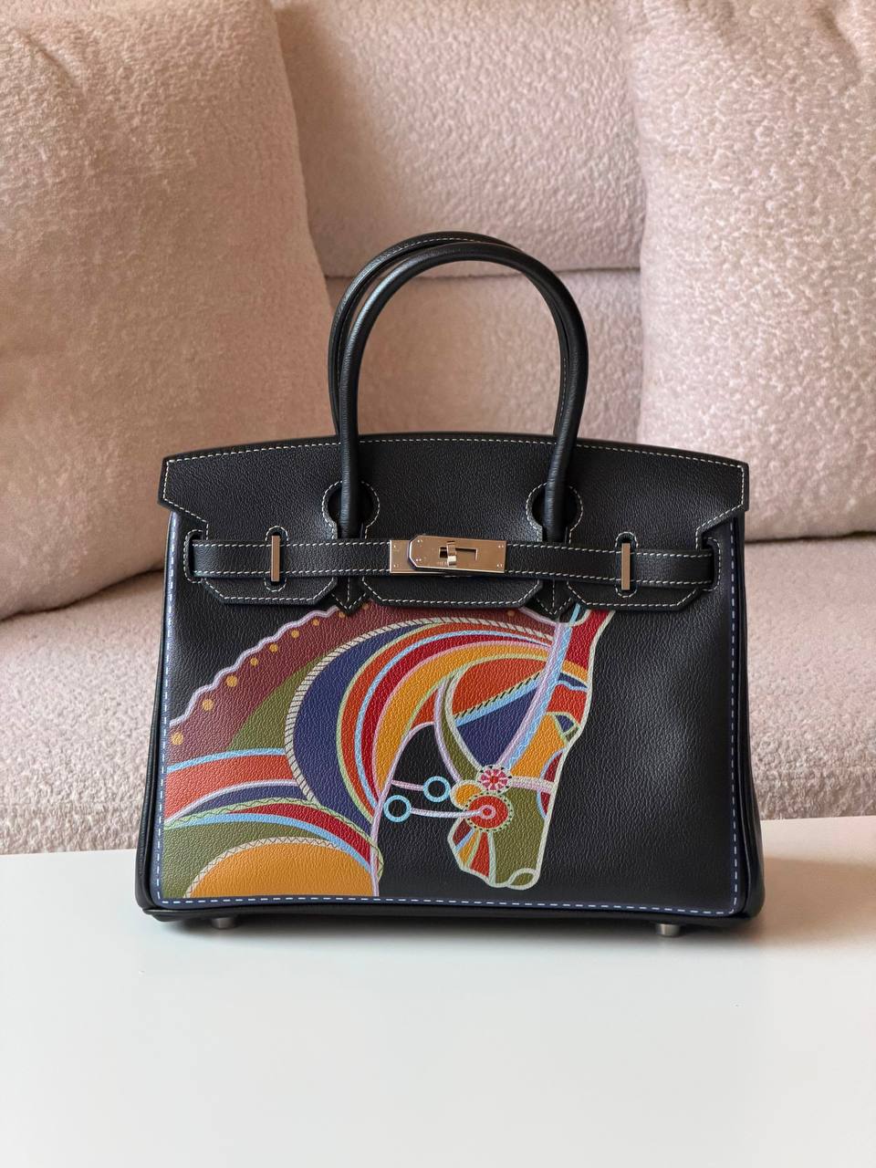 Hermes birkin 💕master quality😍with box❤️
25cm 600 dhs🇦🇪🇦🇪
30cm 720 dhs🇦🇪🇦🇪

Zain52
♥️♥️♥️