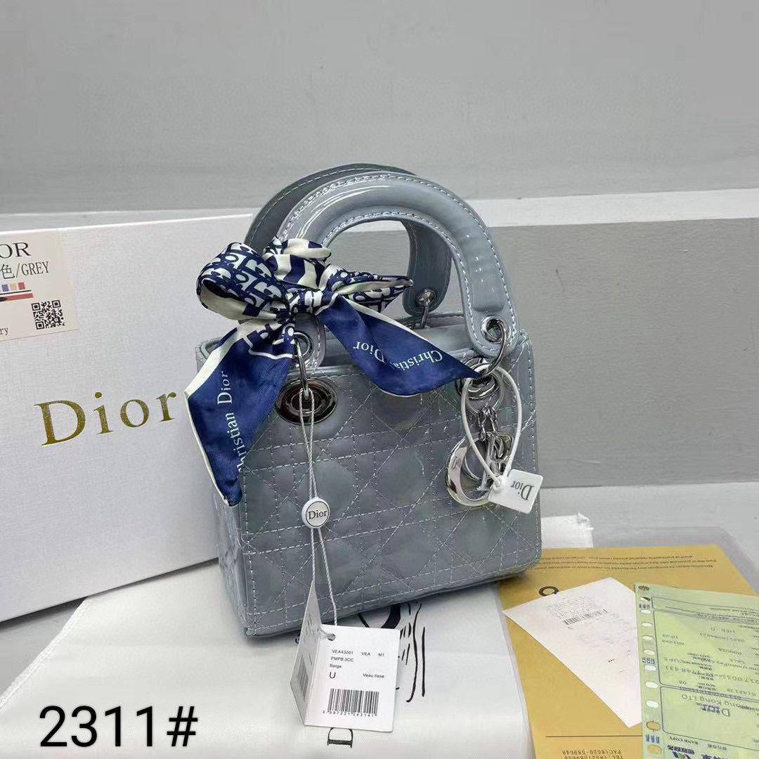 Dior
with box
🎁🎁🎁

offer offer
75 dhs✅

Zain219
♥️♥️♥️