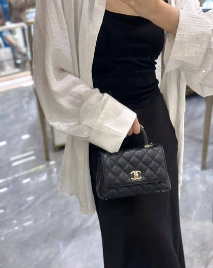 CHANEL 
 GOOD QUALITY WITH MAGNETS BOX 🎁
110 dhs✅

Zain295
♥️♥️♥️