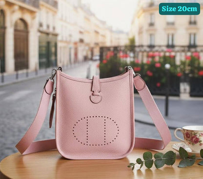 Hermes
Good quality 
with box 
🎁🎁🎁

90 dhs🪙🌨️

Zain186
♥️♥️♥️