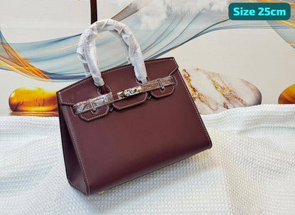 Hermes
Best quality

With box’s
🎁🎁🎁

115 dhs❤️
size 25cm

Zain158
♥️♥️♥️
