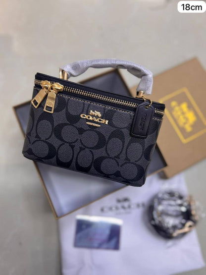 🌈  Coach
1⃣️ First quality +🎁
Size : 20~18 * 11 cm
80 dhs✅
 with box🎁

Zain115
♥️♥️♥️