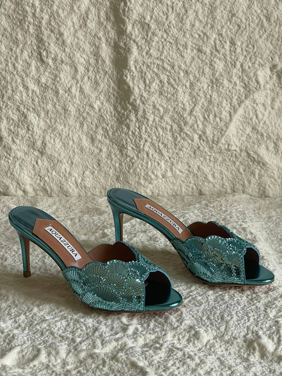 AQUAZZURA
SuperMaster Quality 💯
450 dhs🇦🇪
Size: 36-41💥

Zain198
♥️♥️♥️