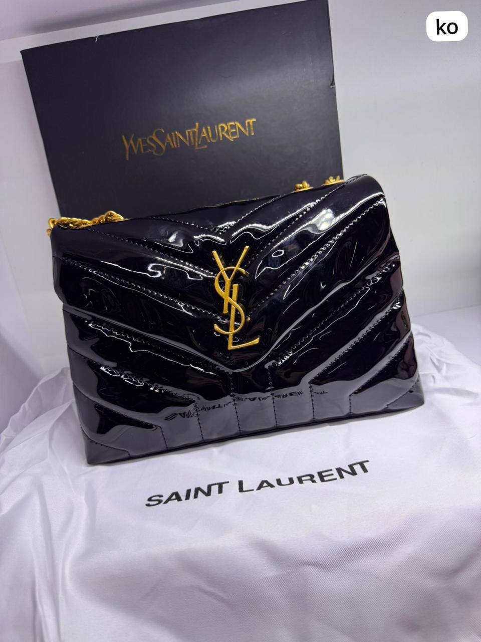 YSL LouLou
Size: 25 * 16.5 * 9 cm
80 dhs🪙🖤
with box🎁

Zain115
♥️♥️♥️
