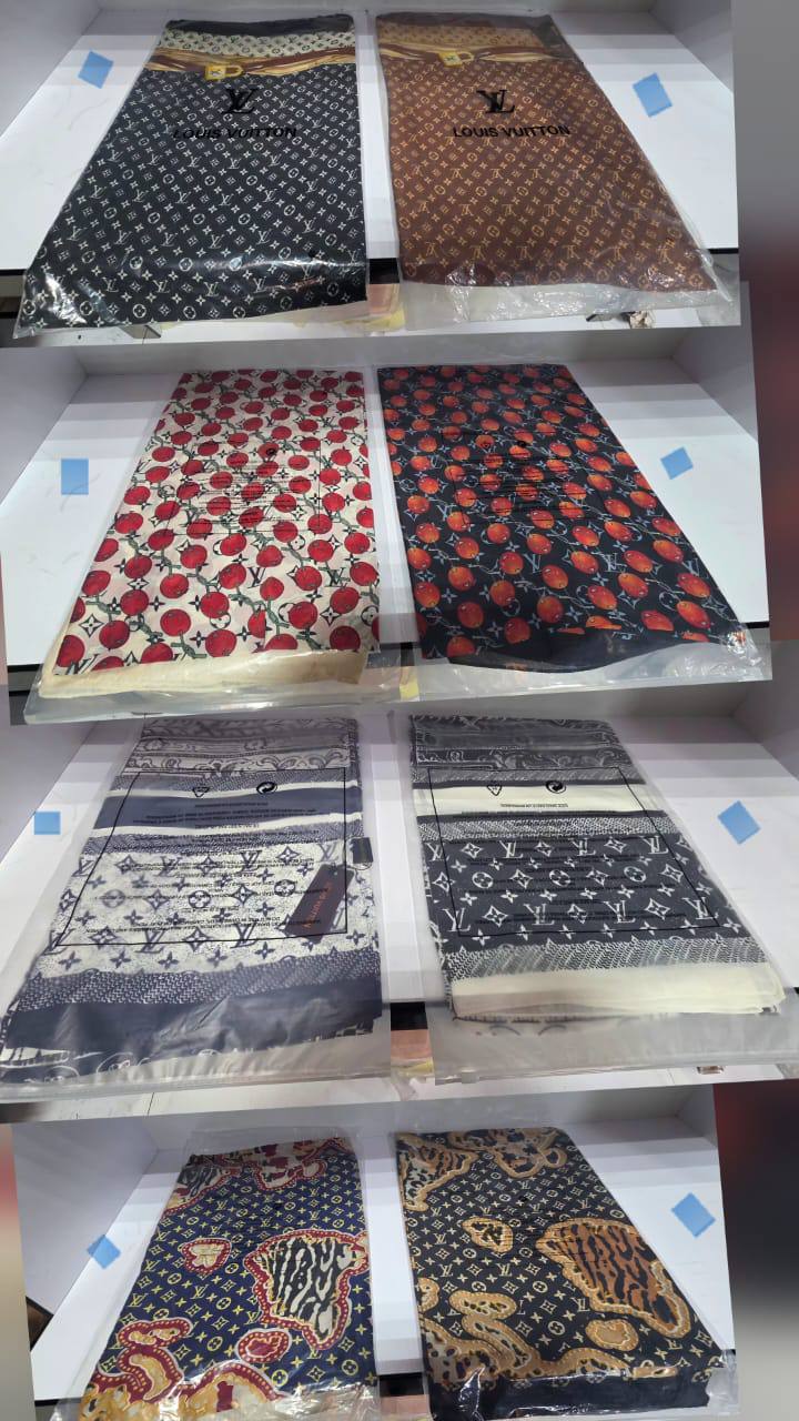 Scarf
35 dhs🪙🌨️

Zain22
♥️♥️♥️