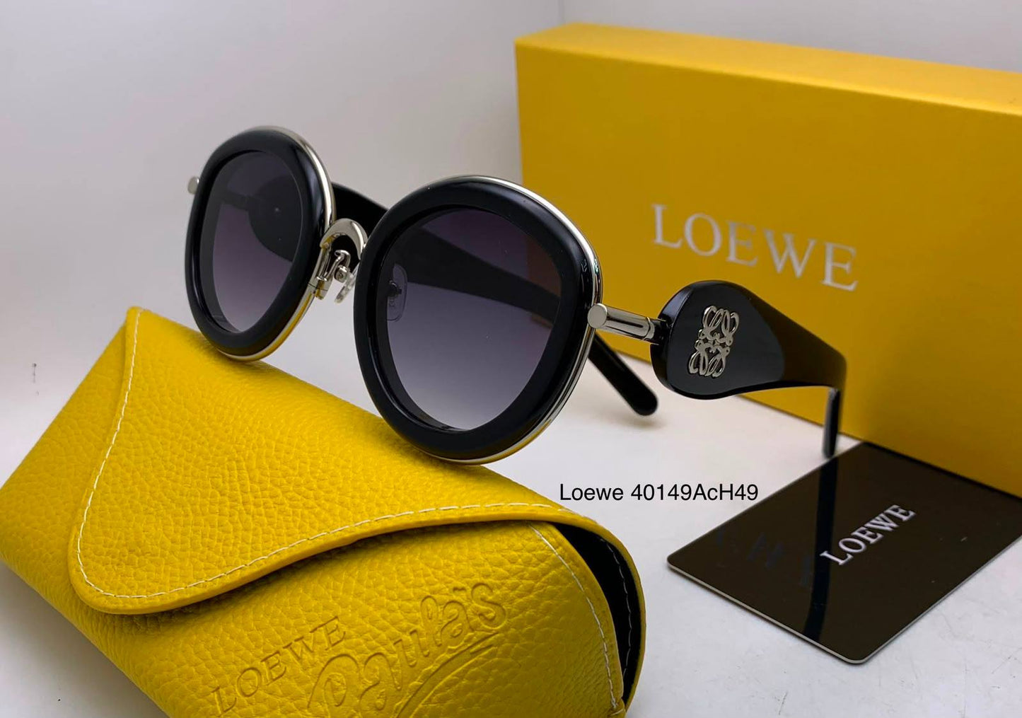 Loewe
master quality 
190 dhs✅

Zain126
♥️♥️♥️