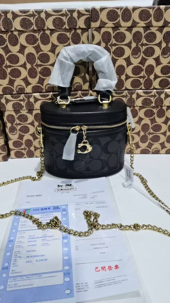Coach

withbox 🎁🎁🎁

95 dhs🌺

Zain143
