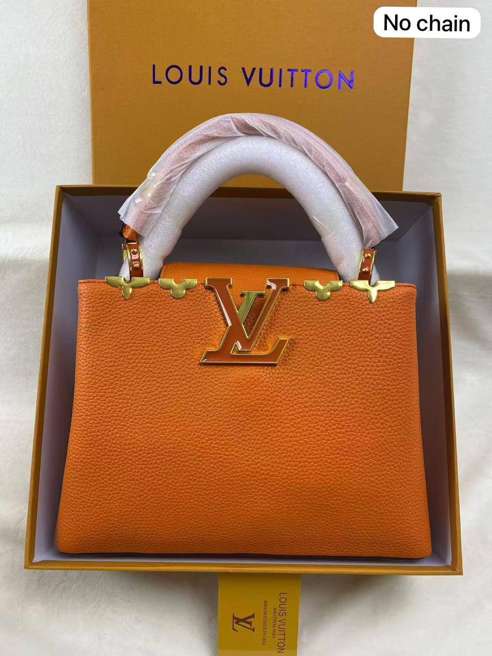 🌹 LV Capucenis 
1️⃣ First quality +🎁
Size : 25 * 18.5 cm
90 dhs🪙🌨️
with box🎁

Zain115
♥️♥️♥️