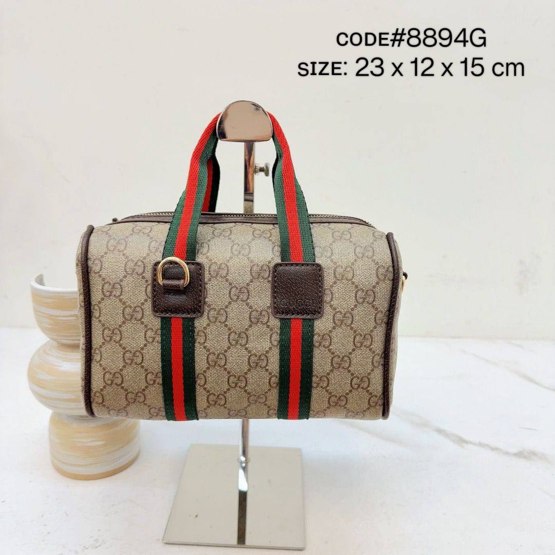 GUCCI ʜᴀɴᴅʙᴀɢ GG
ᴄᴀɴᴠᴀs ᴀɴᴅ ʟᴇᴀᴛʜᴇʀ ᴍᴀᴛᴇʀɪᴀʟ
ᴡɪᴛʜ ʟᴏɴɢ ʙᴇʟᴛ sᴛʀᴀᴘ
sɪᴢᴇ : 23 cm

75 dhs💚

Zain31
♥️♥️♥️