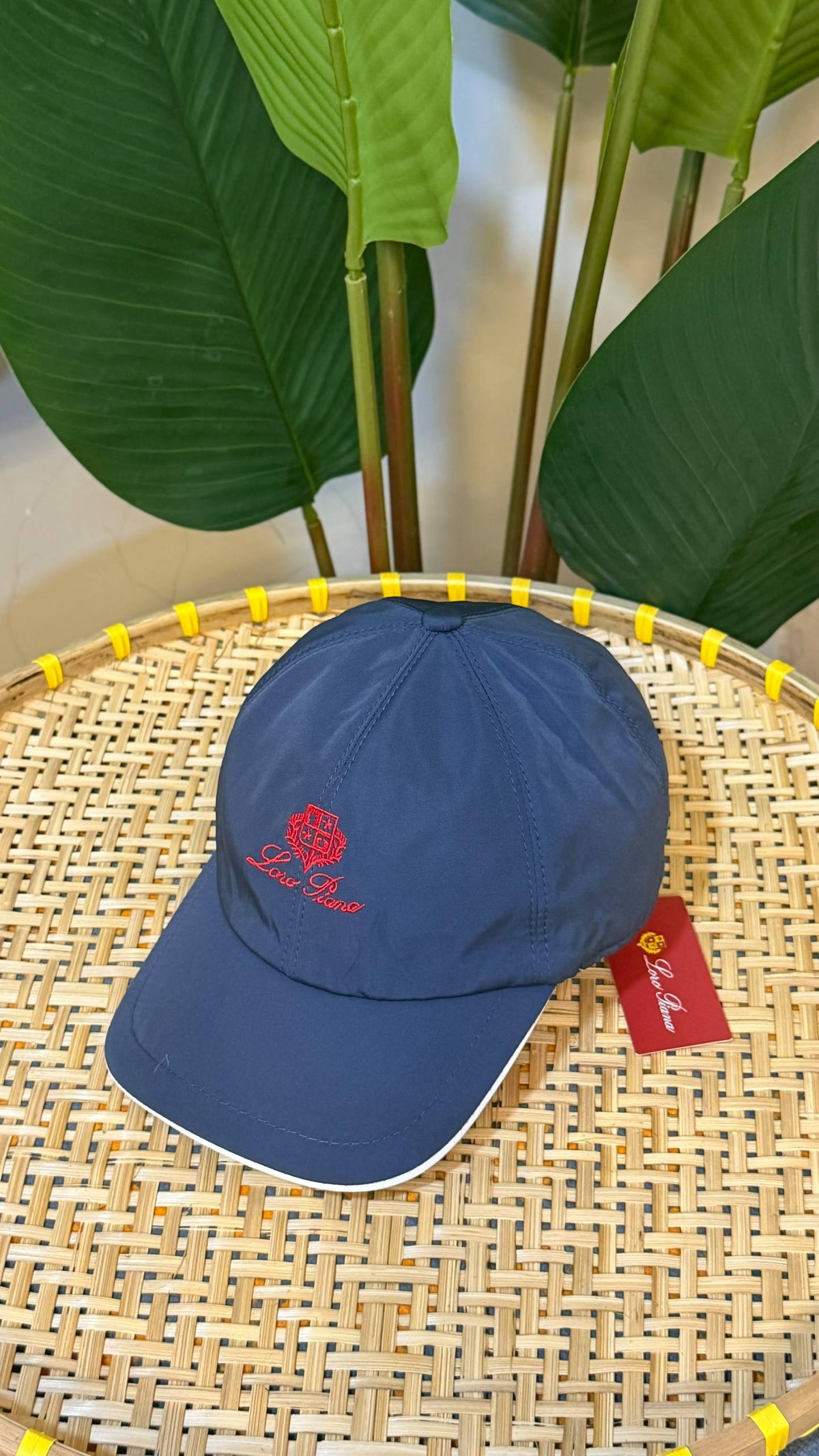 LORO PIANA CAP

VVIP QUALITY

180 dhs🇦🇪🇦🇪

Zain281
♥️♥️♥️