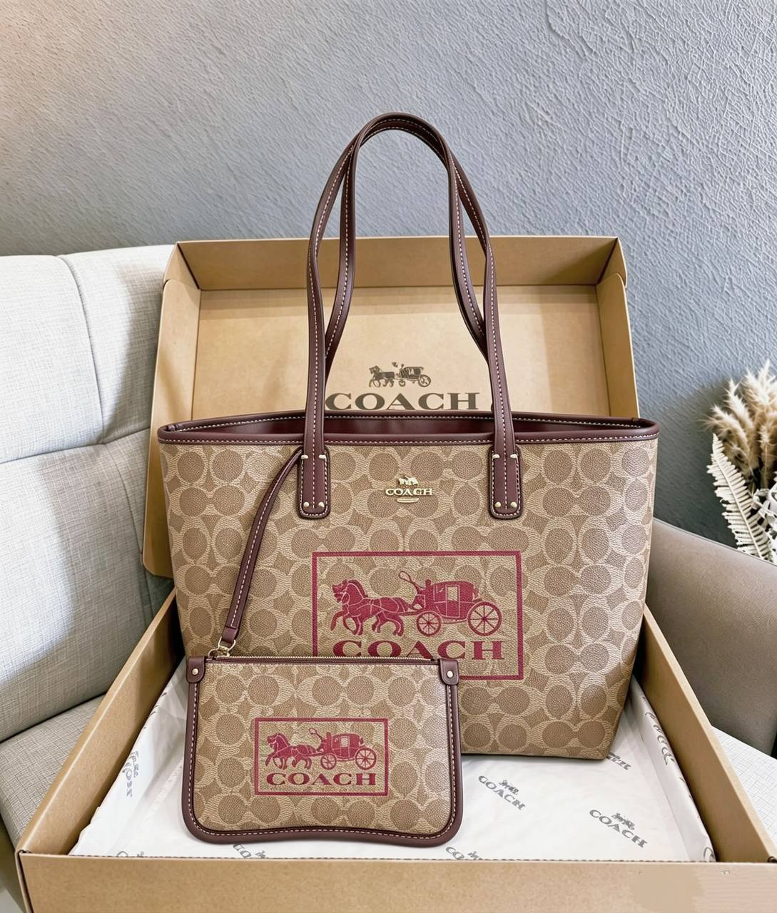 COACH 

NEW CAME 

HIGH QUALITY 

WITH POUCH 
115 dhs🇦🇪🇦🇪

Zain295
Zain17
♥️♥️♥️