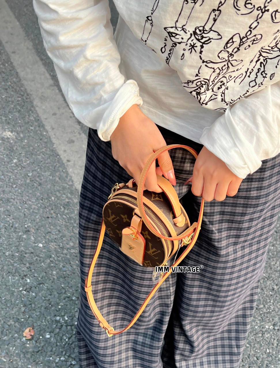 LV
100 dhs💓
size：mini
Good-quality with box

Zain35
♥️♥️♥️