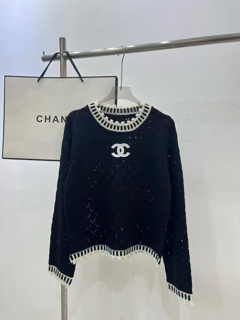 *New collections    
120 dhs🌺
*good  quality  ✅
*Sizes: free size 
*AVAILABLE NOW*

Zain231
♥️♥️♥️
