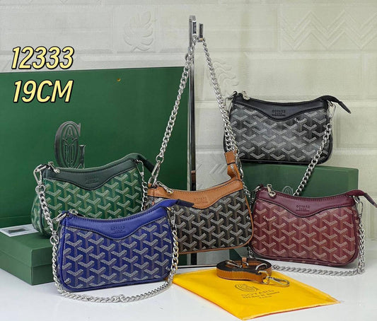 Goyard 
high quality 

with box 
🎁🎁🎁

90 dhs✅

Zain300
♥️♥️♥️