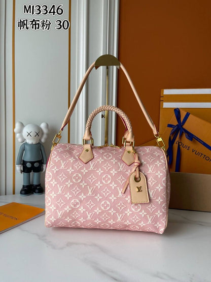 Lv Speedy 
Master🌺🌺
30cm
270 dhs✅

Zain114
♥️♥️♥️