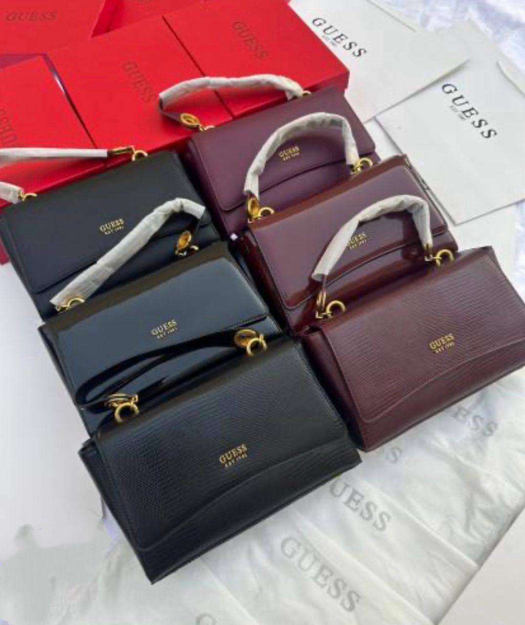 Guess
95 dhs❤️
SIZE：24cm
good quality  

with box
🎁🎁🎁

Zain35
♥️♥️♥️