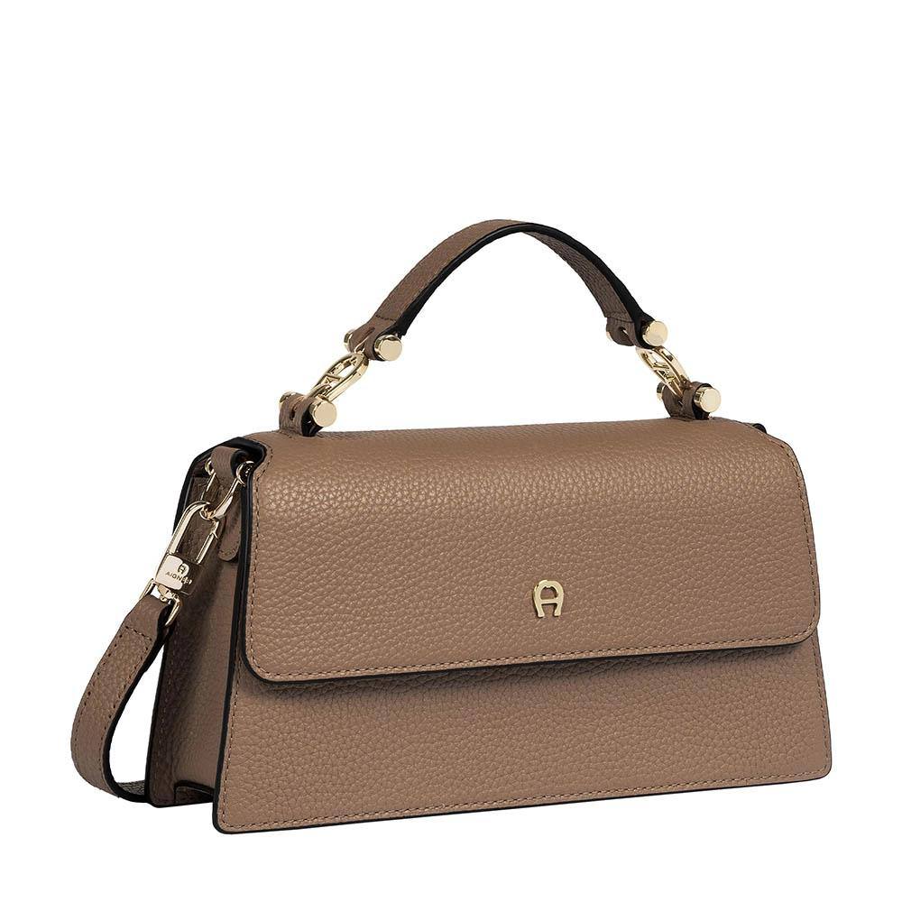 Aigner
95 dhs👑

with box🎁🎁🎁

size 23×6×14cm

Zain213
Zain42
♥️♥️♥️