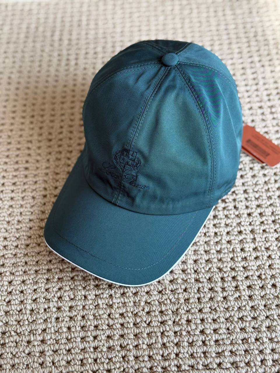 LORO PIANA
Unisex Caps
Master Quality 
190 dhs✅

Zain276
♥️♥️♥️