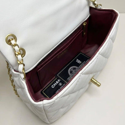 Chanel

High quality

With box 
110 dhs🇦🇪🇦🇪

Zain50 
♥️♥️♥️