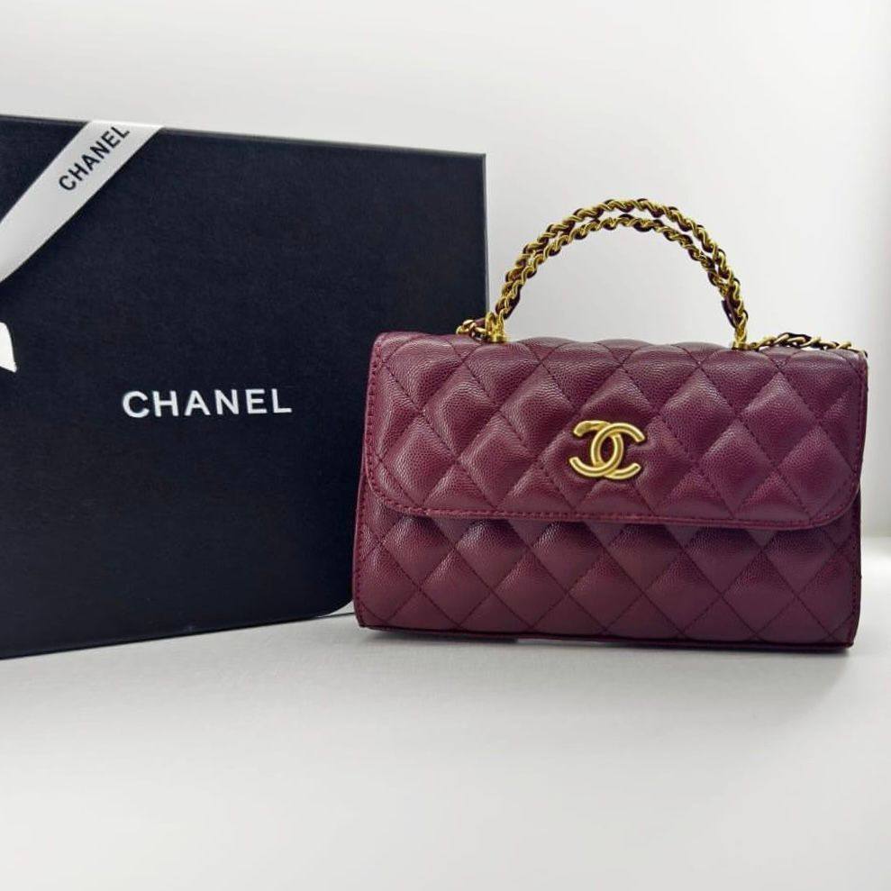 CHANEL 
 GOOD QUALITY 
WITH BOX 
🎁🎁🎁

100 dhs✅
SIZE : 22 cm

Zain295
♥️♥️♥️