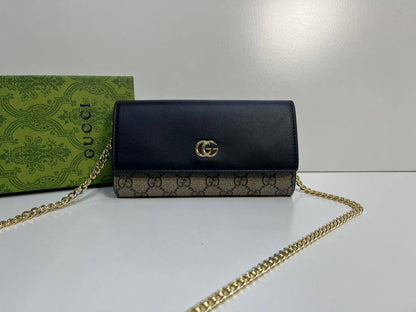 Coach - CH - DKNY
85 dhs❣️
with box
🎁🎁🎁

size 19×5×11cm

Zain41
♥️♥️♥️