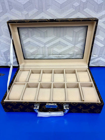 LV watch display box 
100 dhs🇦🇪🇦🇪

Zain08
♥️♥️♥️