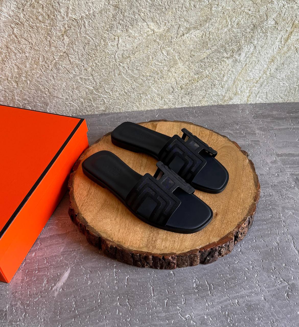 HERMES 
SuperMaster Quality 💯
450 dhs🇦🇪🇦🇪
Size: 36-41 💥

Zain171
♥️♥️♥️