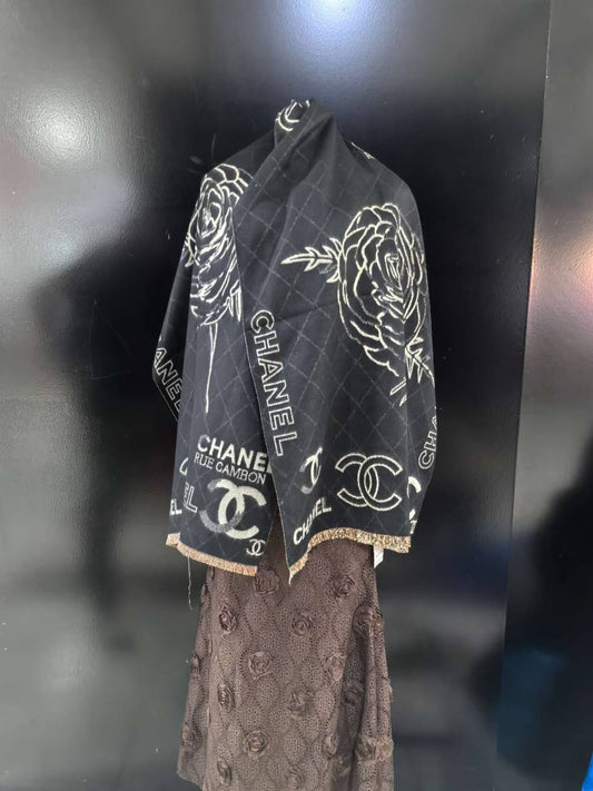 Scarf 

Good quality 

50DHS🇦🇪🇦🇪🇦🇪

Zain295
♥️♥️♥️