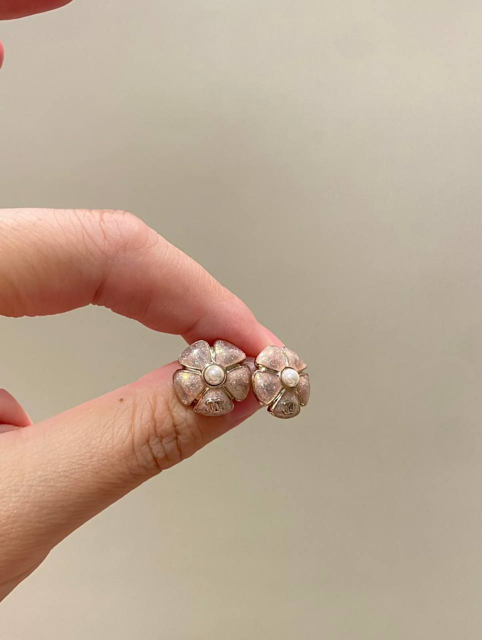 Chanel Earrings
Master quality 

*45* AED normal box 📦

Zain48
♥️♥️♥️