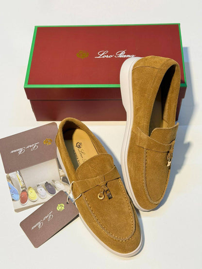 NEW CAME 
LORO PIANA 
GOOD QUALITY ✅
125 dhs❣️
36 to 41

Zain40
♥️♥️♥️