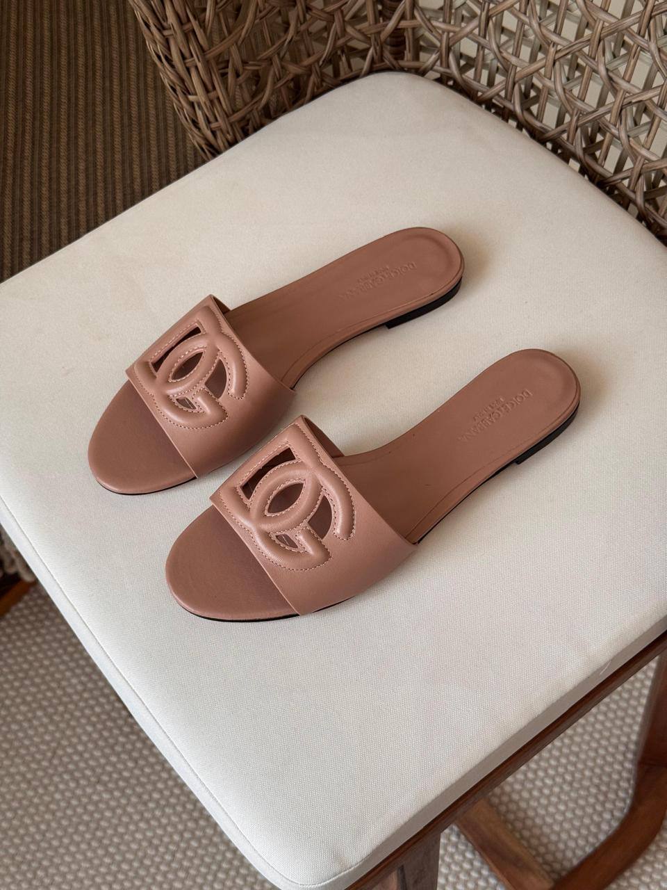 🩶 D&G 🩶
✨ New Collection
👠 36–41
💎 Premium Quality
🔥 Super Master
400 dhs💓

Zain198
♥️♥️♥️