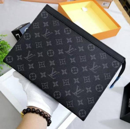 Men's Clutch 
90 dhs❣️

Zain33
♥️♥️♥️