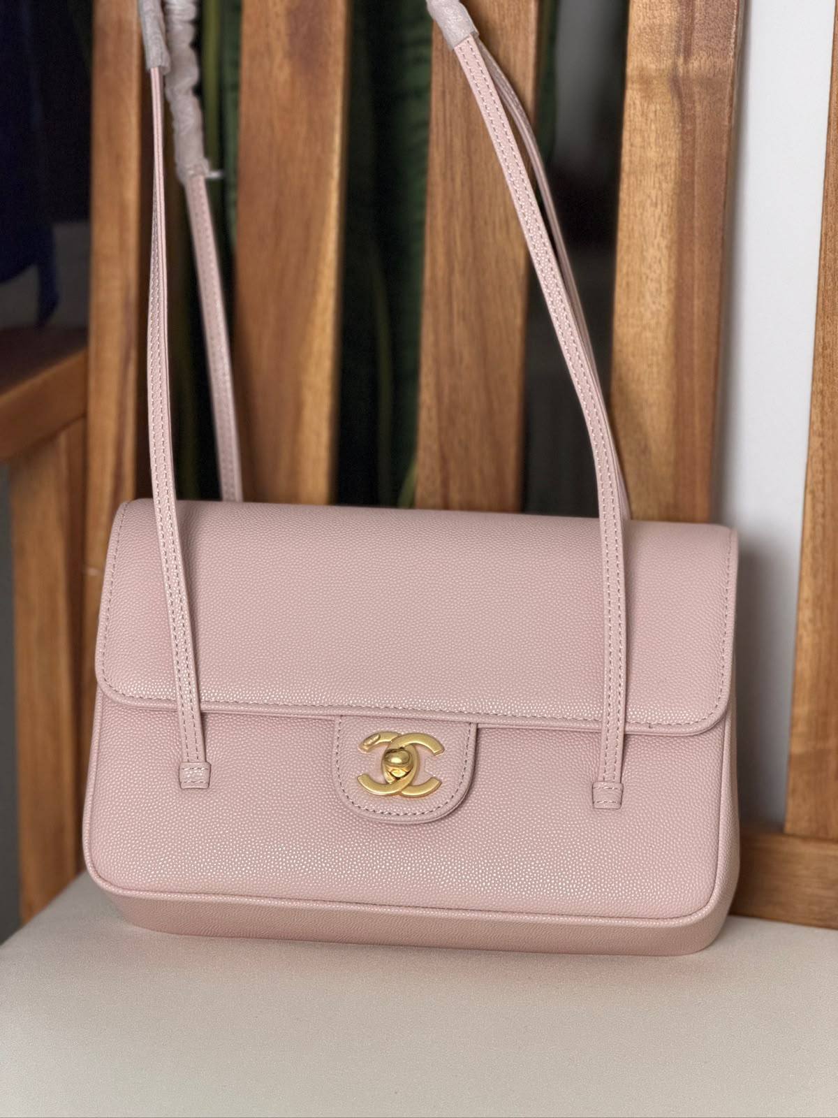 CHANEL 
Super Master Quality ⚡️
Original Packing 🎁
Size 25CM📏
For Price 👇 WhatsApp✅
0568585901 
0507557372
0552275751 Owner Zain 👌

Zain321
♥️♥️♥️