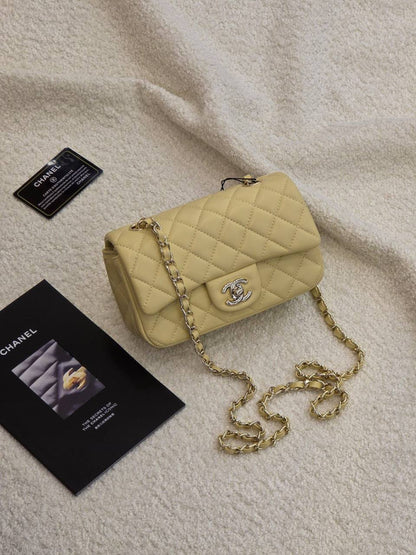 Chanel 
Master
  20CM

With Box🎁🎁🎁

230 dhs🇦🇪

Zain131
♥️♥️♥️