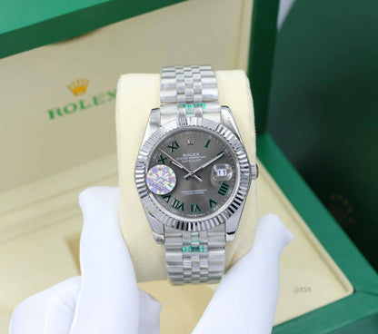 ROLEX  GOOD QUALITY AUTOMATIC 41MM

220 dhs🪙

Zain58
♥️♥️♥️