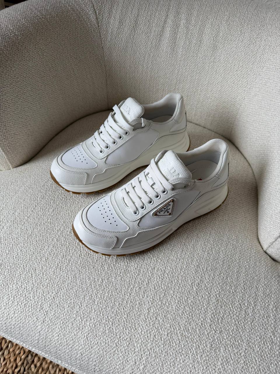 Prada Sneakers
*Vip Quality*
*Size: 40 to 46*
450 dhs✅

Zain185
♥️♥️♥️